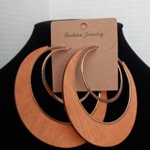 Fashion Jewelry Wood and Gold Hoop Earrings
